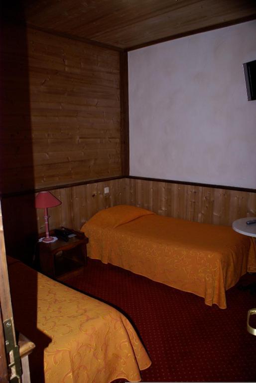 Le Relais De L'Abbaye Hotel Tournus Quarto foto